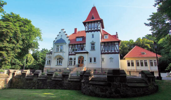 SCHLOßVILLA DERENBURG - HOTEL RESTAURANT CAFÉ Derenburg