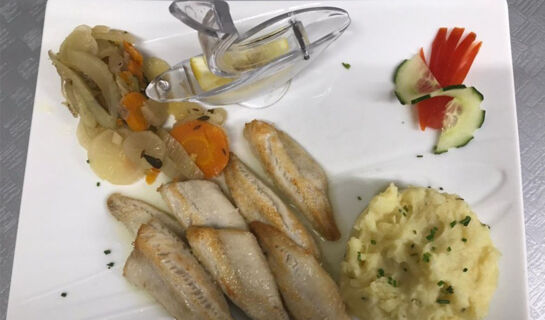 HÔTEL RESTAURANT LES CYGNES Villers-le-Lac