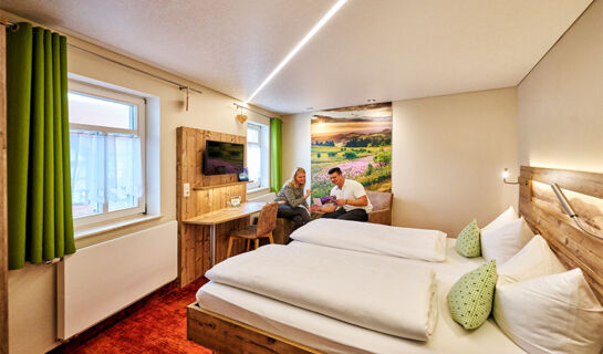 LANDHOTEL 