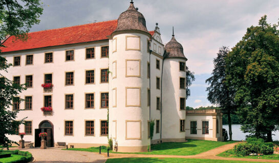 SCHLOSSHOTEL PODEWILS Polanow