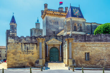 CHÂTEAU D'ARPAILLARGUES Arpaillargues-Uzès