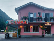 LES TOURISTES Le Châtelard-Frontière